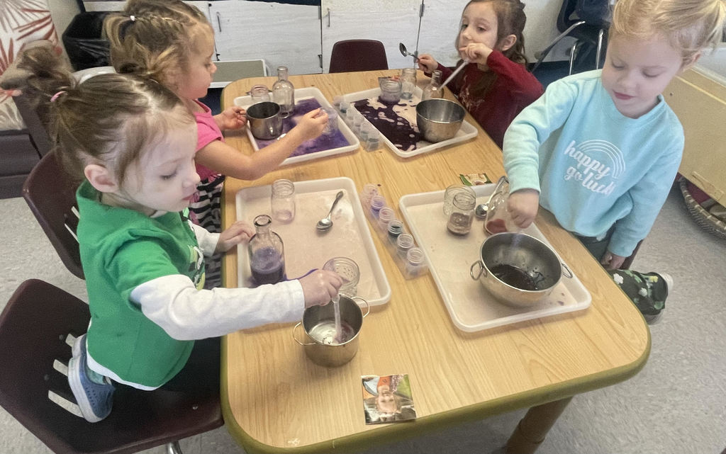 Preschoolers making potions and mixing colors! They used pipettes, watercolors, salt, oil and soap. Lots of fine motor work and concentration!